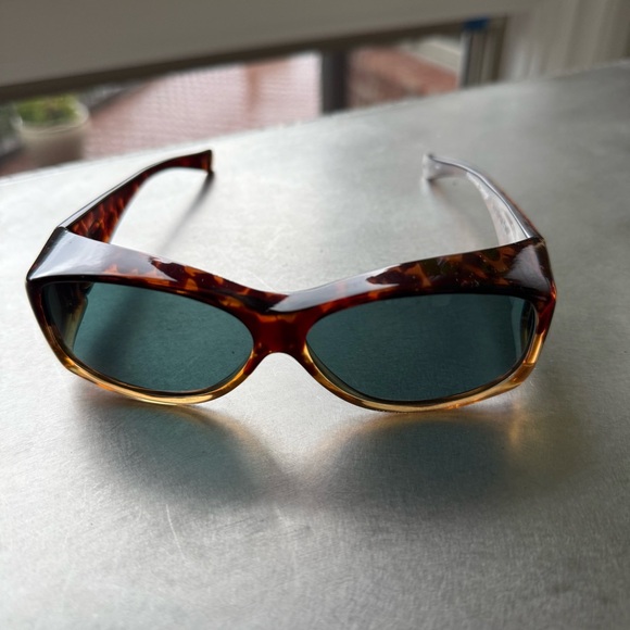 Tortoise Shell Sunglasses - Picture 1 of 7